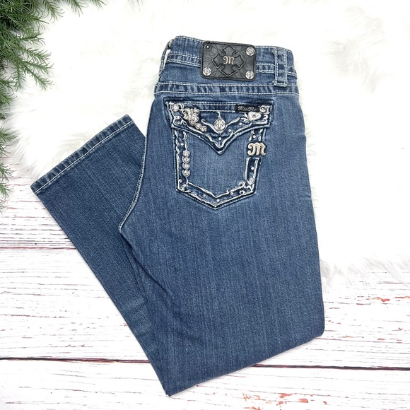 👖|•MISS ME•| Boyfriend Capri Jeans Size 29👖 - Picture 1 of 10